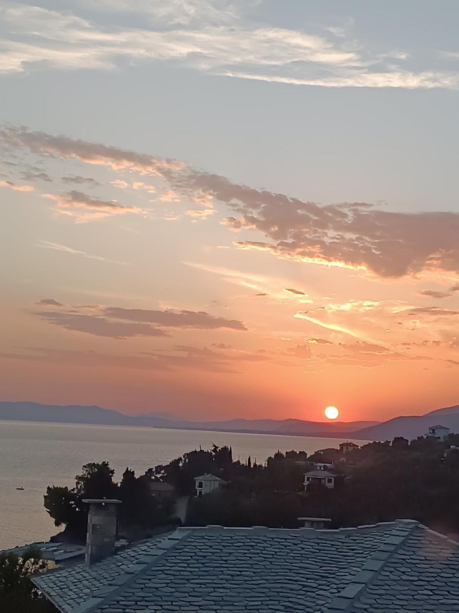 فيلا Mesonisi Με Υπέροχη Θέα Στον Παγασητικό!! أفيسوس المظهر الخارجي الصورة